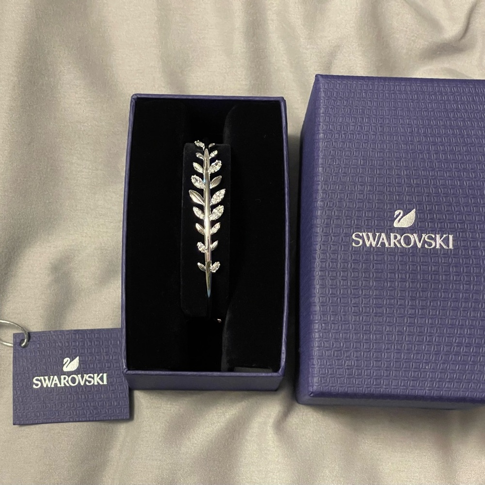 Swarovski leaf bracelet